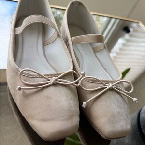 Cream Ballet Flats with Bow Detail